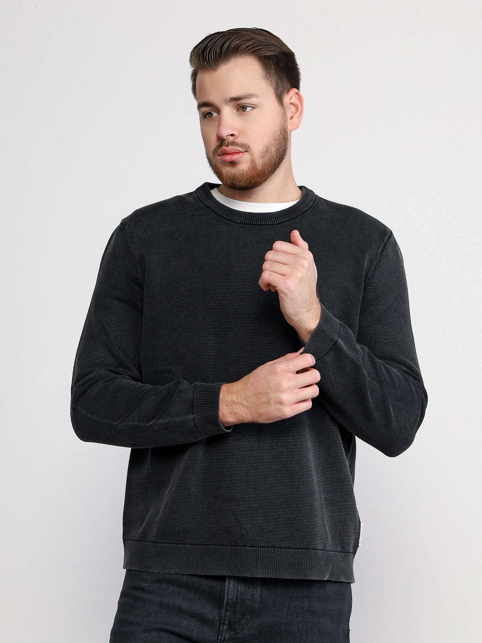 Пуловер черного цвета из хлопка